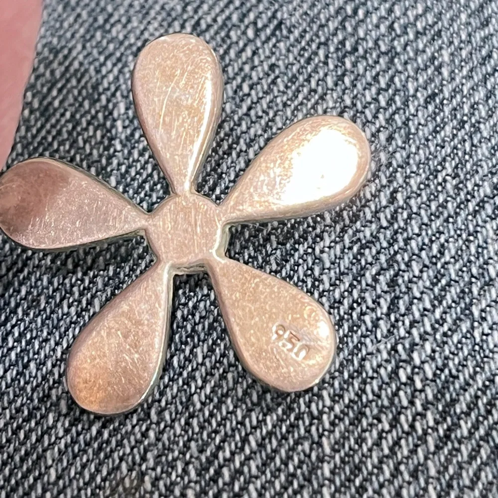 950 Sterling 1” mother of pearl five petal pendant with round citrine in center - Picture 2 of 2